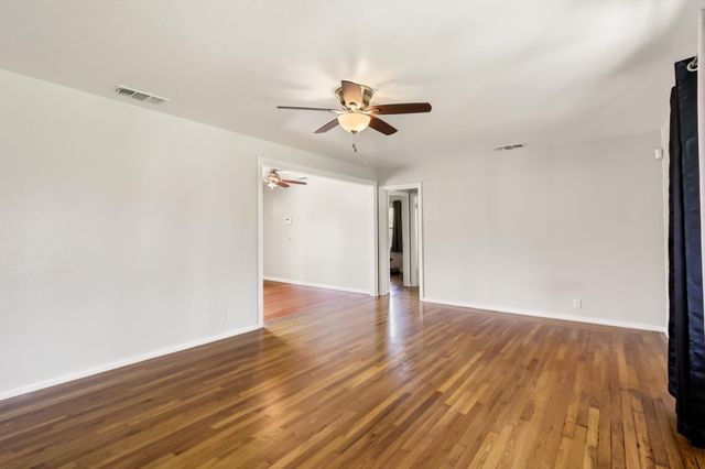 8325 Holly Dr, Citrus Heights, CA 95610