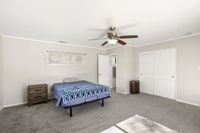 8325 Holly Dr, Citrus Heights, CA 95610