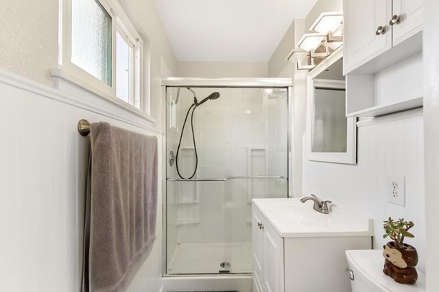 8325 Holly Dr, Citrus Heights, CA 95610