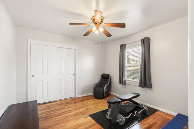 8325 Holly Dr, Citrus Heights, CA 95610