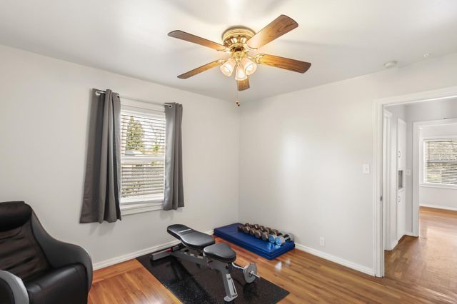 8325 Holly Dr, Citrus Heights, CA 95610