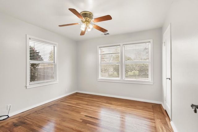 8325 Holly Dr, Citrus Heights, CA 95610