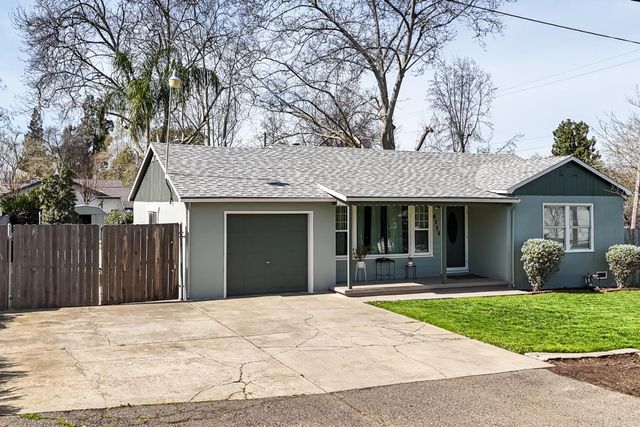 8325 Holly Dr, Citrus Heights, CA 95610