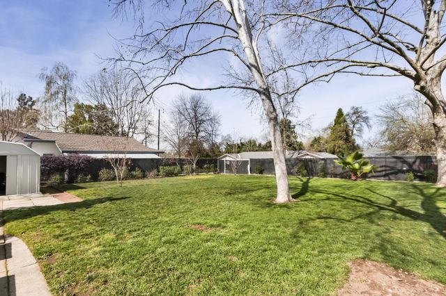 8325 Holly Dr, Citrus Heights, CA 95610