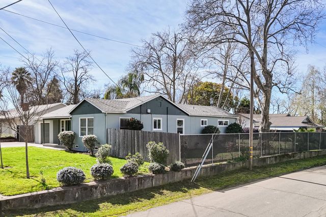 8325 Holly Dr, Citrus Heights, CA 95610