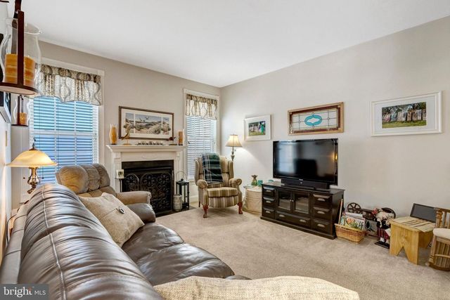 14808 CYPRESS PARK LN, Haymarket, VA 20169