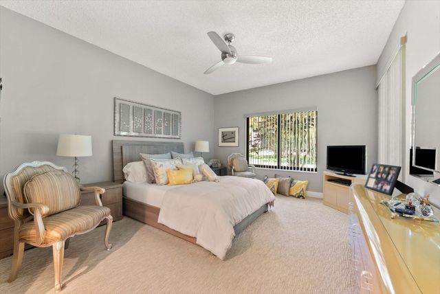 7840 Lexington Club Boulevard B, Delray Beach, FL 33446
