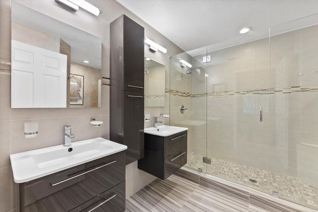 7840 Lexington Club Boulevard B, Delray Beach, FL 33446
