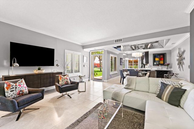 7840 Lexington Club Boulevard B, Delray Beach, FL 33446