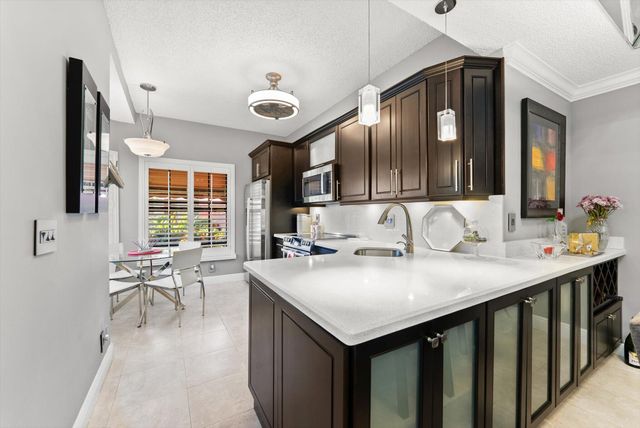 7840 Lexington Club Boulevard B, Delray Beach, FL 33446