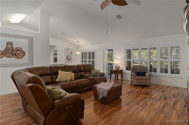 10 Daisy Street, Homosassa, FL 34446