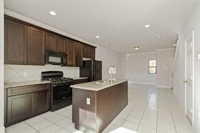 1021 Grenshaw Street B, Houston, TX 77088