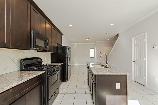 1021 Grenshaw Street B, Houston, TX 77088