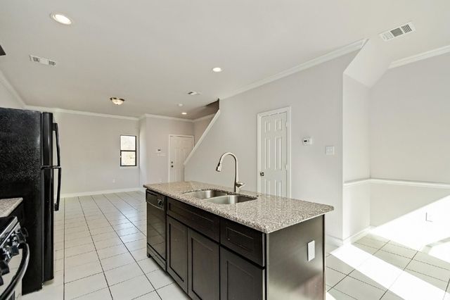 1021 Grenshaw Street B, Houston, TX 77088