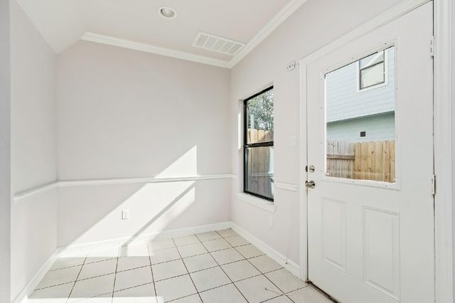 1021 Grenshaw Street B, Houston, TX 77088