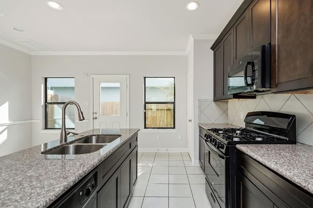 1021 Grenshaw Street B, Houston, TX 77088