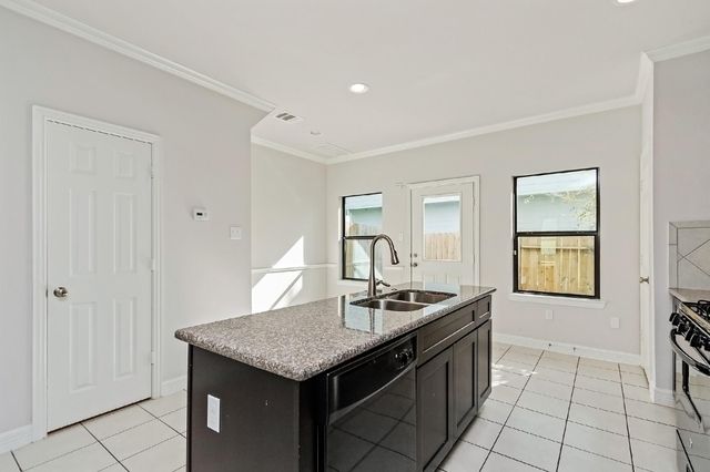 1021 Grenshaw Street B, Houston, TX 77088