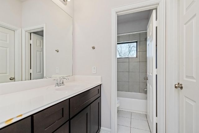 1021 Grenshaw Street B, Houston, TX 77088