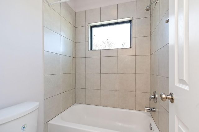 1021 Grenshaw Street B, Houston, TX 77088