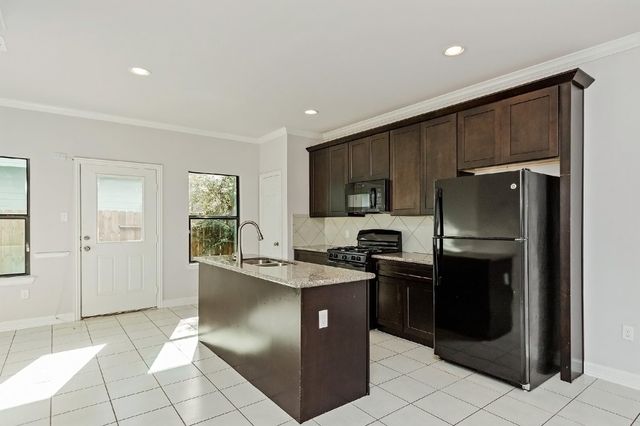 1021 Grenshaw Street B, Houston, TX 77088