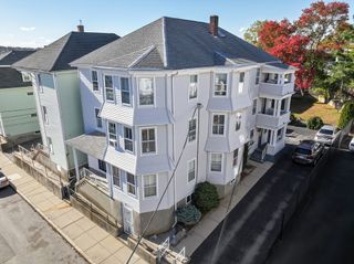 31 Choate St, Fall River, MA 02723