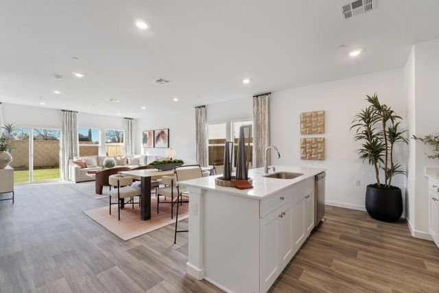3415 N Mcarthur Avenue, Fresno, CA 93727