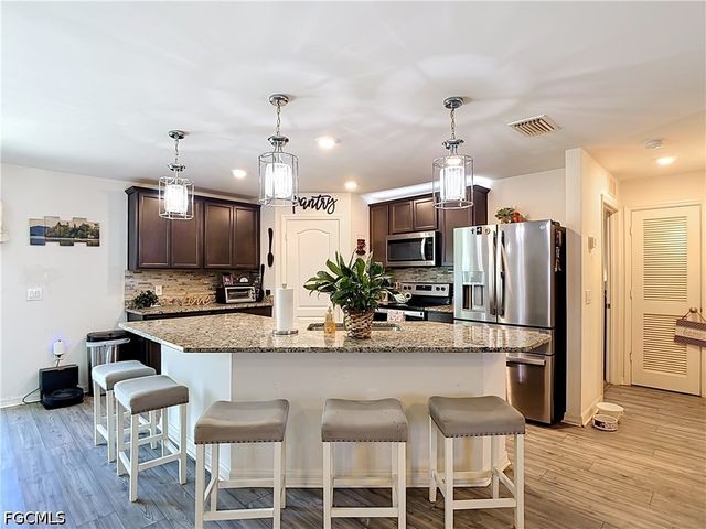 2320 NW 26th TER, Cape Coral, FL 33993