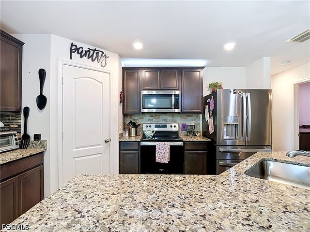 2320 NW 26th TER, Cape Coral, FL 33993