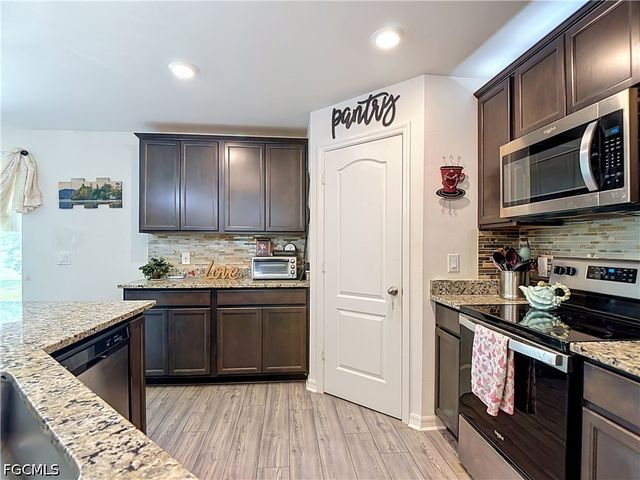 2320 NW 26th TER, Cape Coral, FL 33993