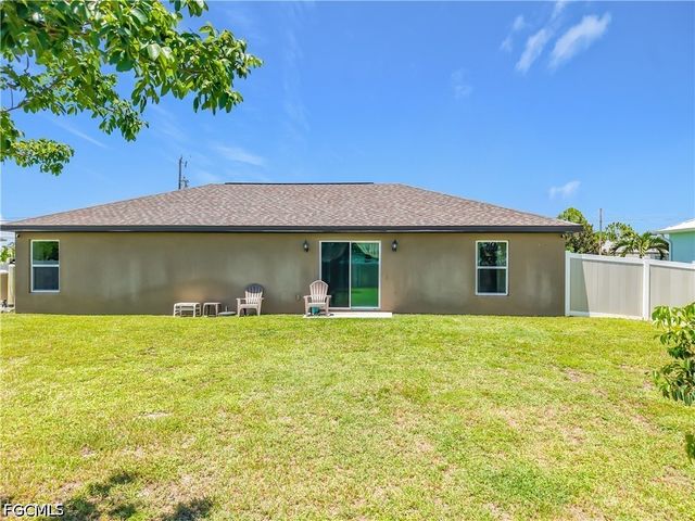 2320 NW 26th TER, Cape Coral, FL 33993
