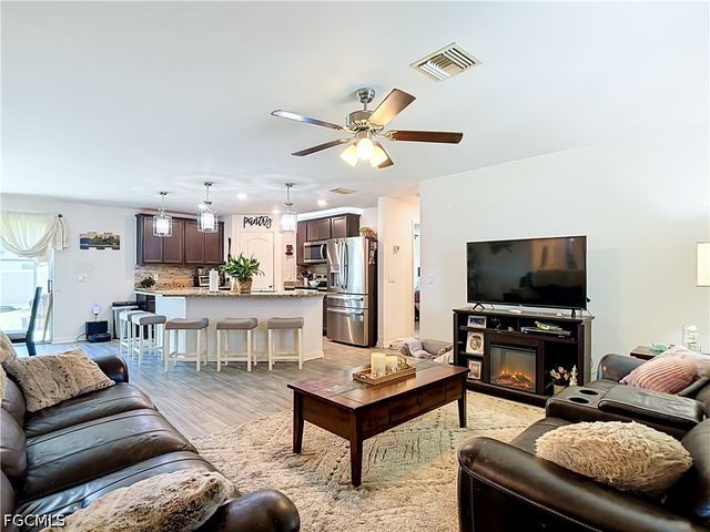2320 NW 26th TER, Cape Coral, FL 33993