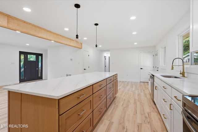 1717 Polkwright Lane, Knoxville, TN 37919