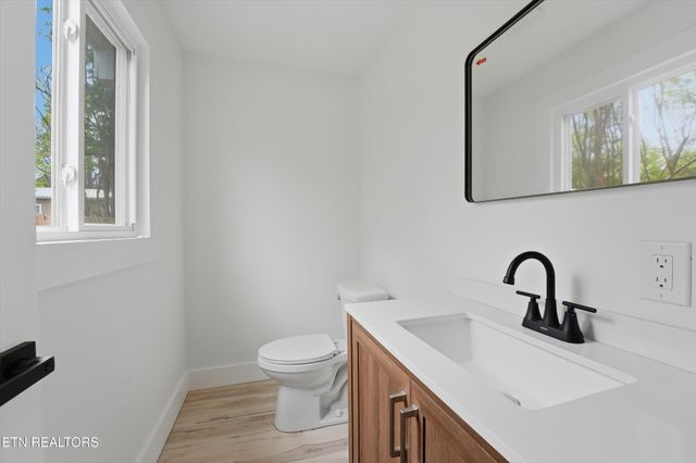 1717 Polkwright Lane, Knoxville, TN 37919