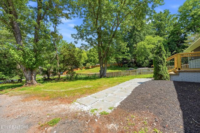 1717 Polkwright Lane, Knoxville, TN 37919