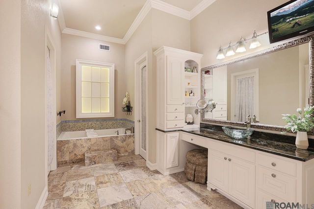 21647 Waterfront East Dr, Maurepas, LA 70449