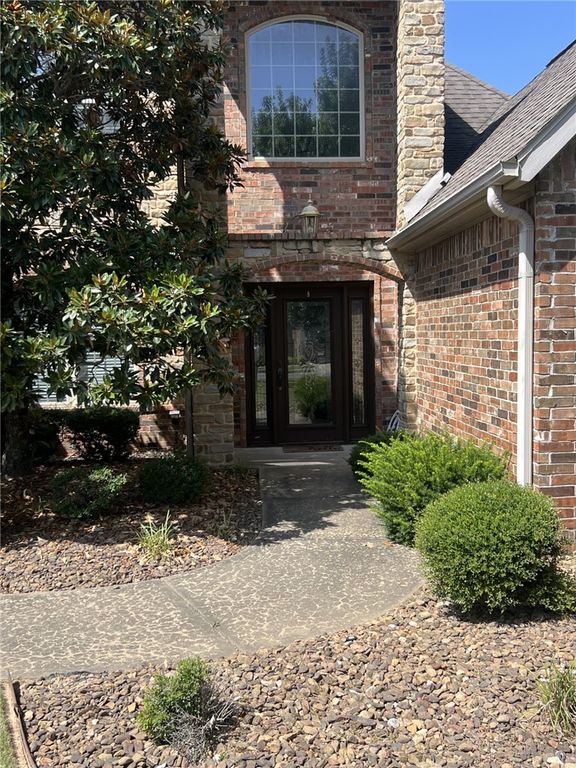 5002 SW Ridge Mont Road, Bentonville, AR 72713