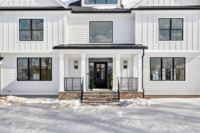 43 Hilltop Lane, Thornwood, NY 10594