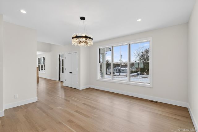 43 Hilltop Lane, Thornwood, NY 10594