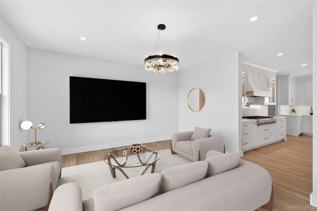 43 Hilltop Lane, Thornwood, NY 10594