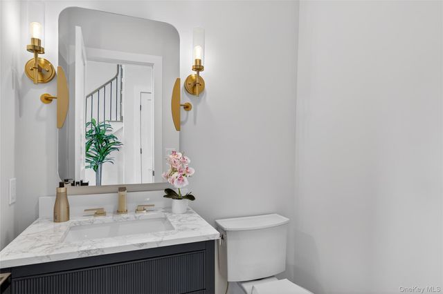 43 Hilltop Lane, Thornwood, NY 10594