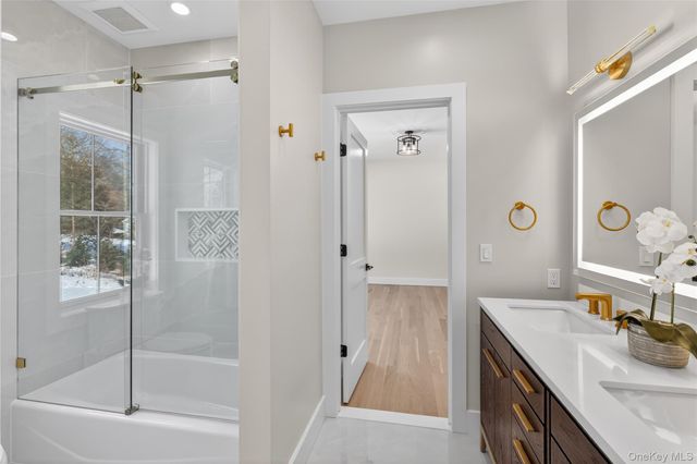 43 Hilltop Lane, Thornwood, NY 10594