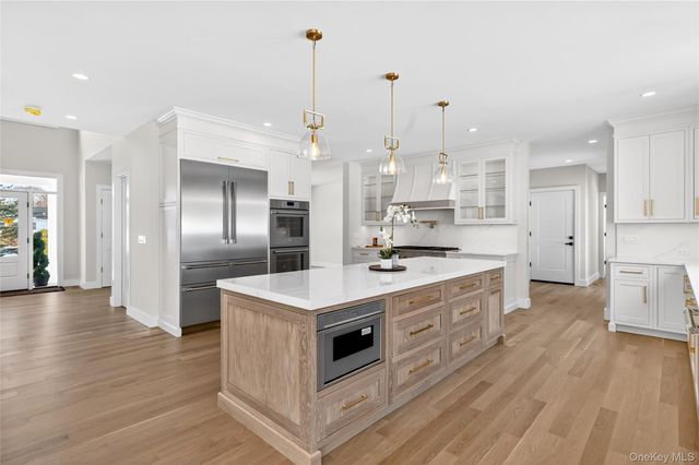 43 Hilltop Lane, Thornwood, NY 10594