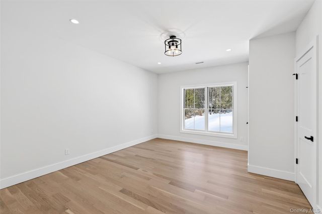 43 Hilltop Lane, Thornwood, NY 10594