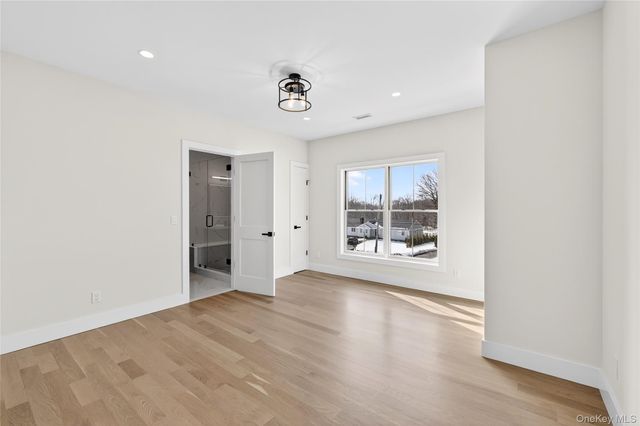 43 Hilltop Lane, Thornwood, NY 10594