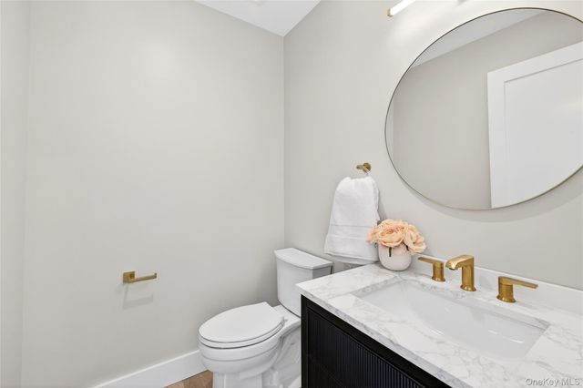 43 Hilltop Lane, Thornwood, NY 10594