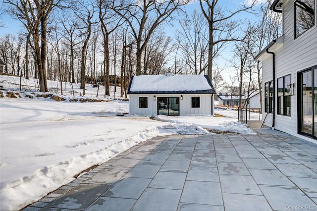 43 Hilltop Lane, Thornwood, NY 10594