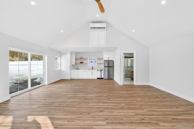 43 Hilltop Lane, Thornwood, NY 10594