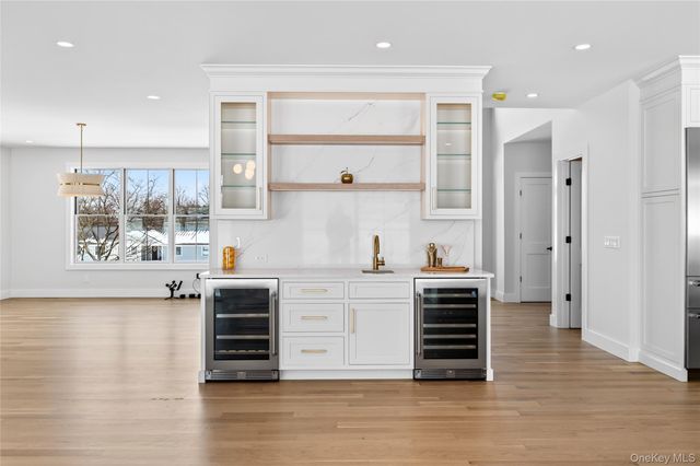 43 Hilltop Lane, Thornwood, NY 10594