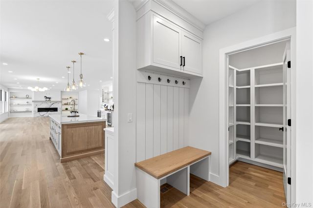 43 Hilltop Lane, Thornwood, NY 10594