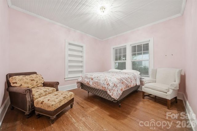 211 Lenoir Street, Morganton, NC 28655